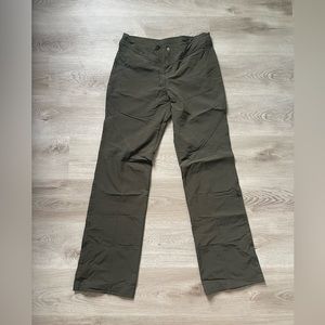 ATHLETA army green Trekkie Hike Pants Size 8 Tall